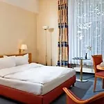 Wyndham Duisburger Hof Hotel