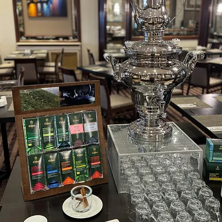 Wyndham Duisburger Hof Szálloda 4*