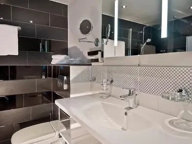 فندق Wyndham Duisburger Hof 4*