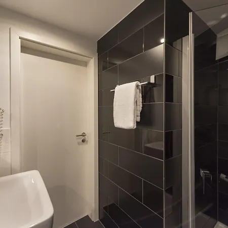Отель Wyndham Duisburger Hof