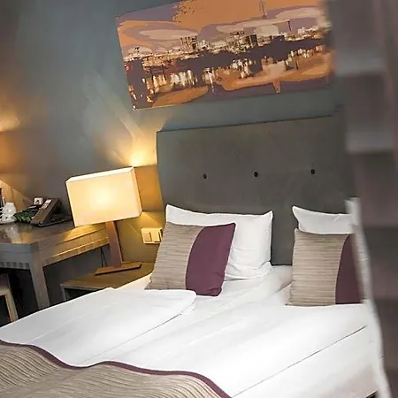 Hotel Wyndham Duisburger Hof 4*