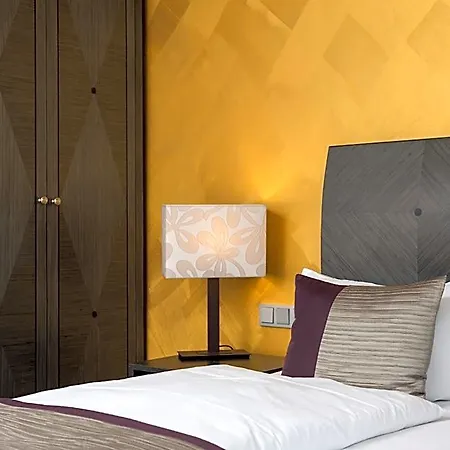 Hotel Wyndham Duisburger Hof 4*
