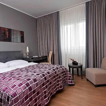 Hotel Wyndham Duisburger Hof 4*
