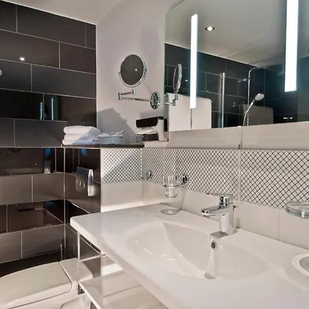 Szálloda Wyndham Duisburger Hof 4*